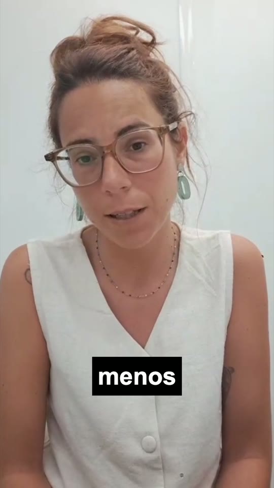 Beatriz, integradora social, contando su experiencia en la formación